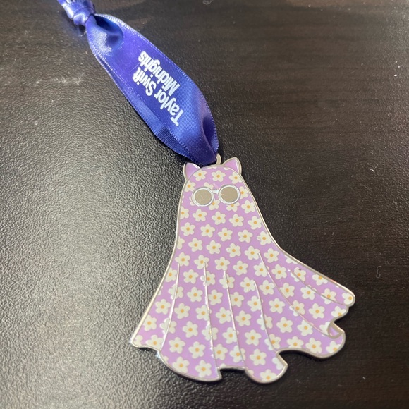 Taylor Swift Purple Ghost #II ornament box NOT included - Picture 8 of 8
